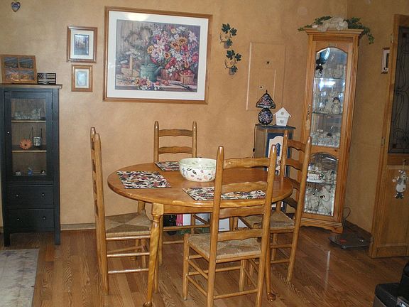 5th image of 555 Albert Ave