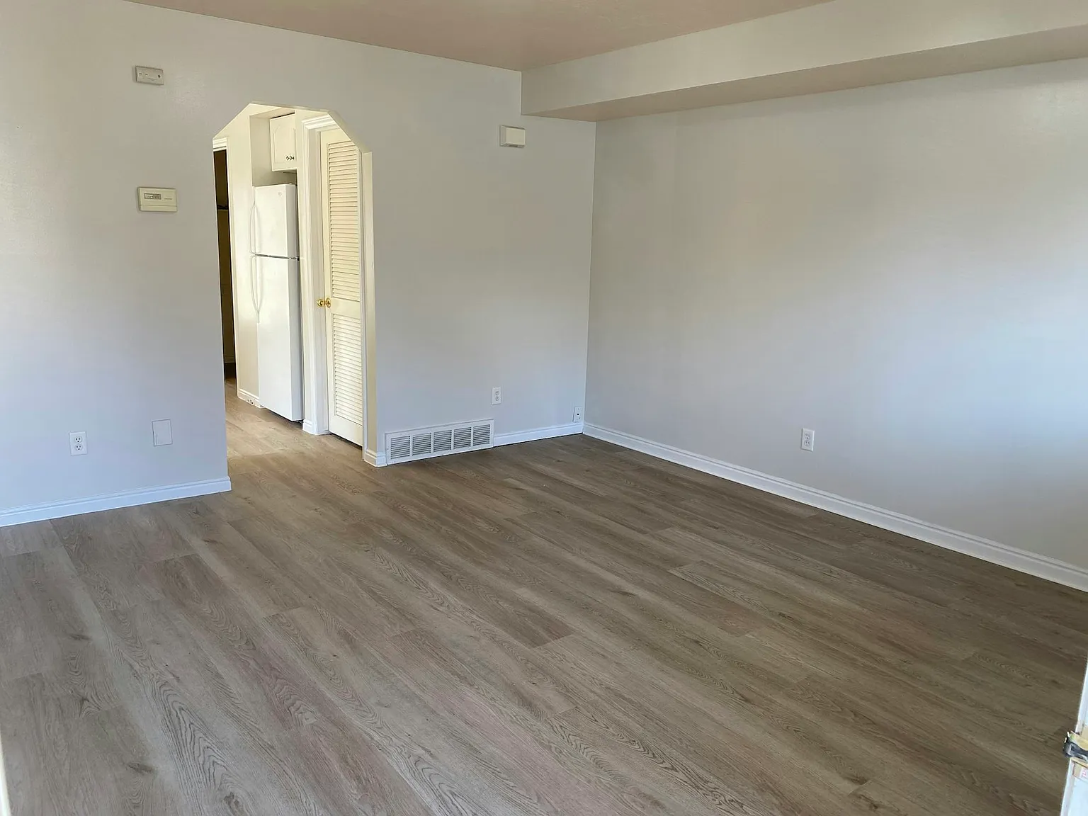 2421 N Washington Blvd, Unit J-4 — Photo 2