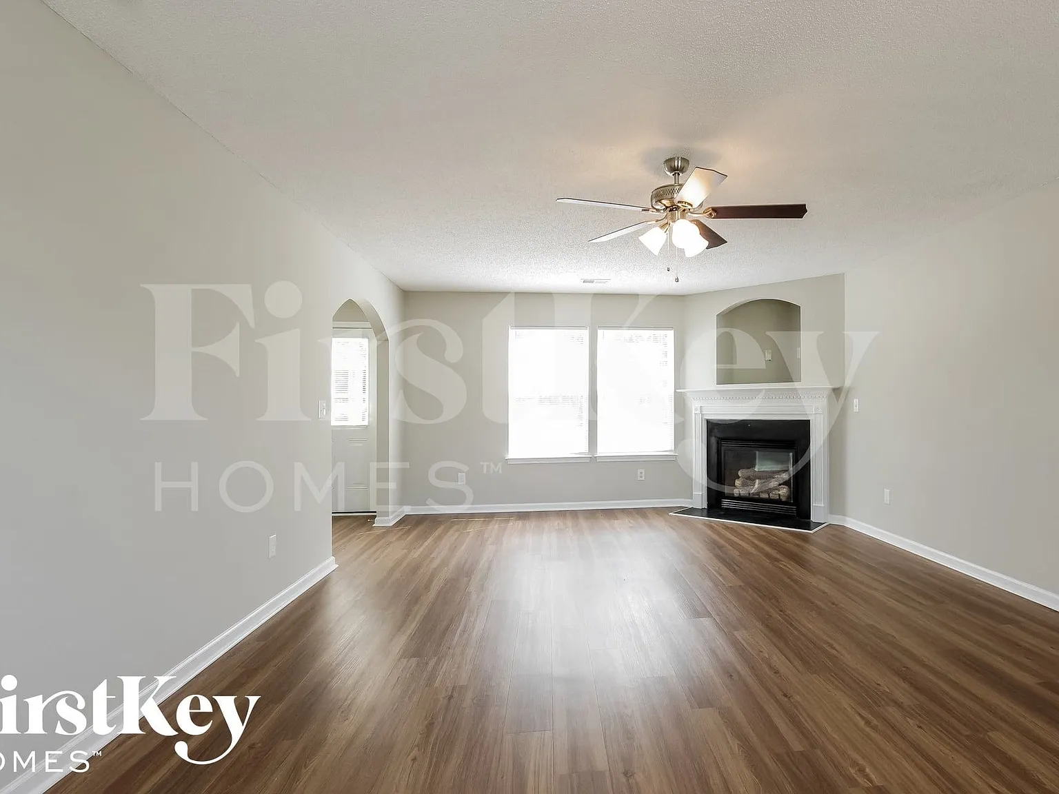 3 bed, 2.5 bath, 2016 sqft, $2,380 — Photo 3