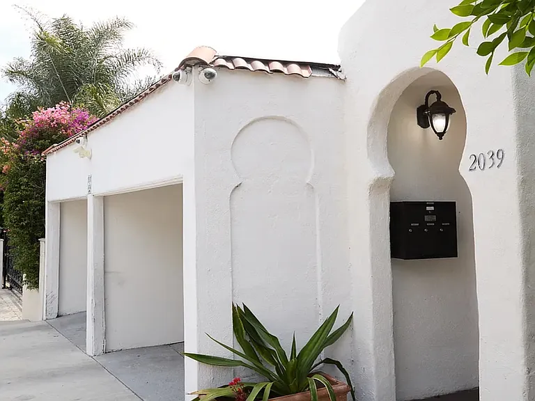 2039 Ivar Ave #1 — Photo 3