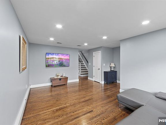 5th image of 266 Grant Ave #A