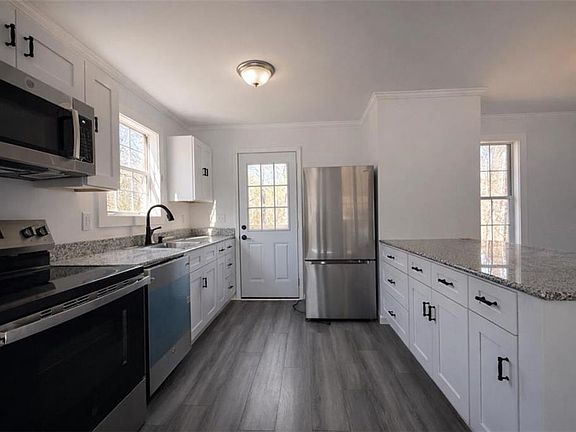 5th image of 20 Aspin Ave NW