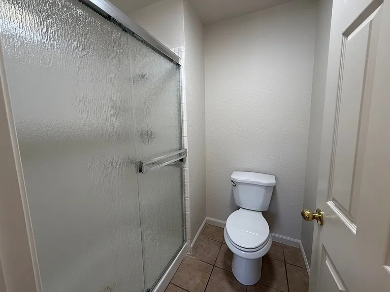 2136 Southgate Dr — Photo 30