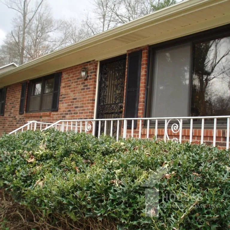 27 Flower Dr — Photo 2