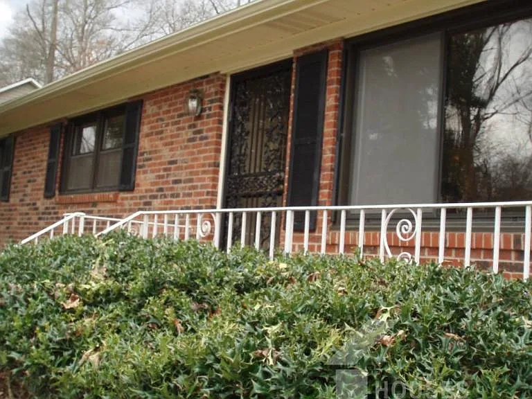 27 Flower Dr — Photo 2