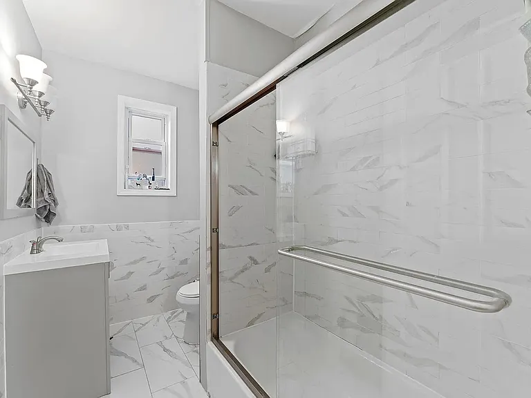 Liberty Pl — Photo 11