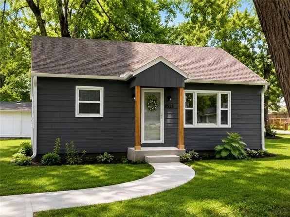 8525 England St, Overland Park, KS 66212