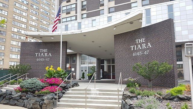 1st image of 6145 N Sheridan Rd APT 29D