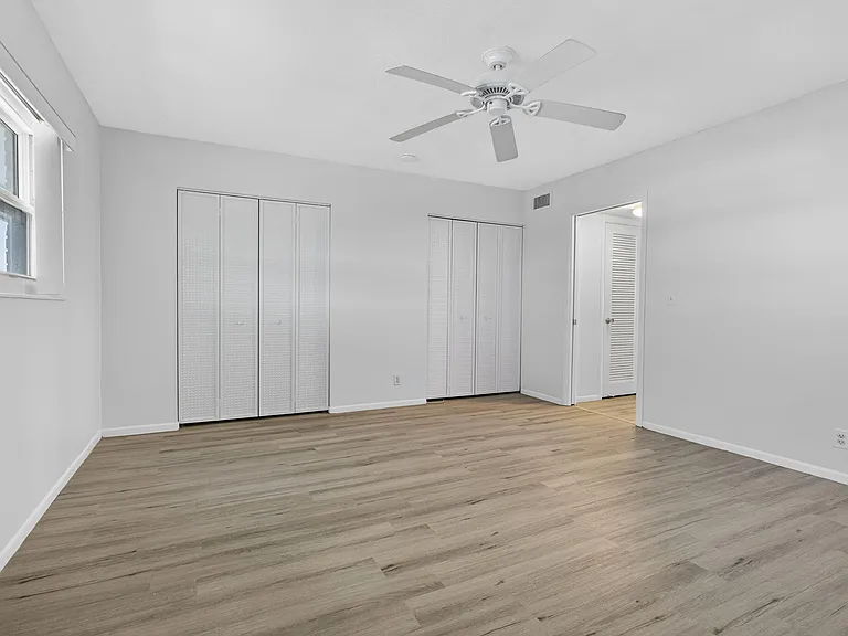 100 Shore Ct #307 — Photo 18