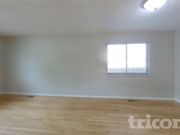 4th image of 8994 W Rice Ave