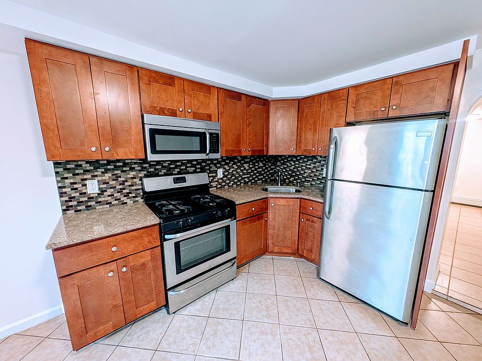 1st image of 88 Pioneer St Floor 1