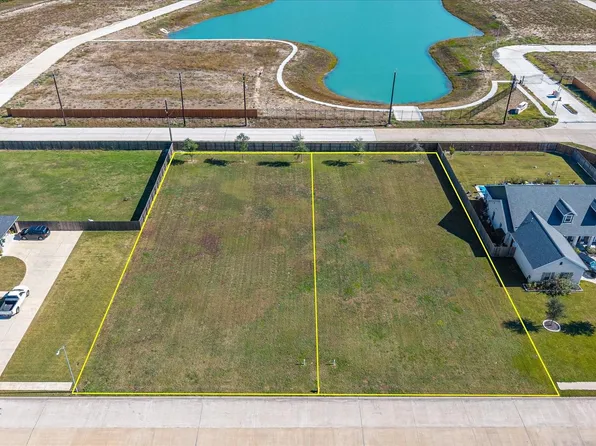 3121 E Tower Cir, Santa Fe, TX 77517