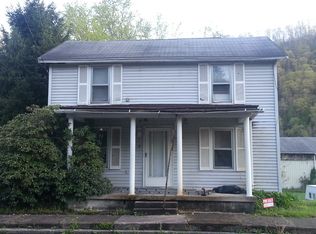 32 W Main St, Rowlesburg, WV 26425