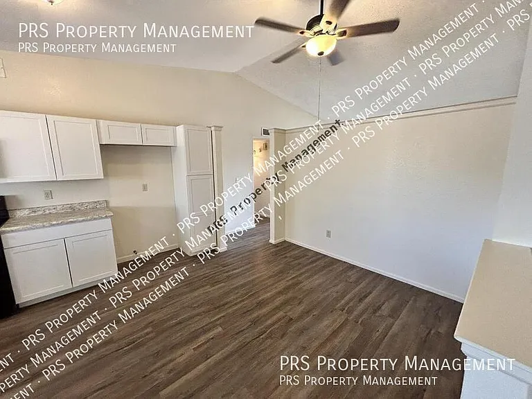 3226 N Sycamore Pl — Photo 13