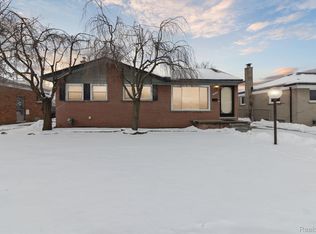 32720 Grandview Ave, Westland, MI 48186