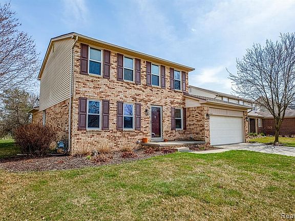 3rd image of 7534 Charrington Dr