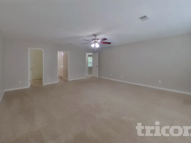 121 Eagle Pointe Dr — Photo 9