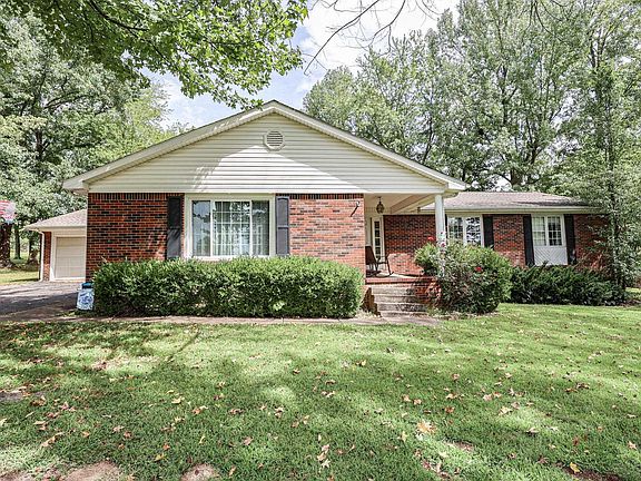 3rd image of 531 Palisades Cir