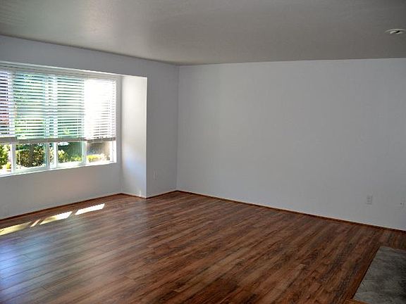 4th image of 206 Mt Park Blvd SW APT D103