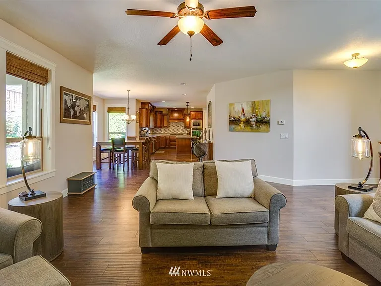 5317 NW Goodwin Loop — Photo 7