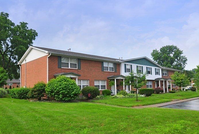 1st image of 525 Plaza Dr