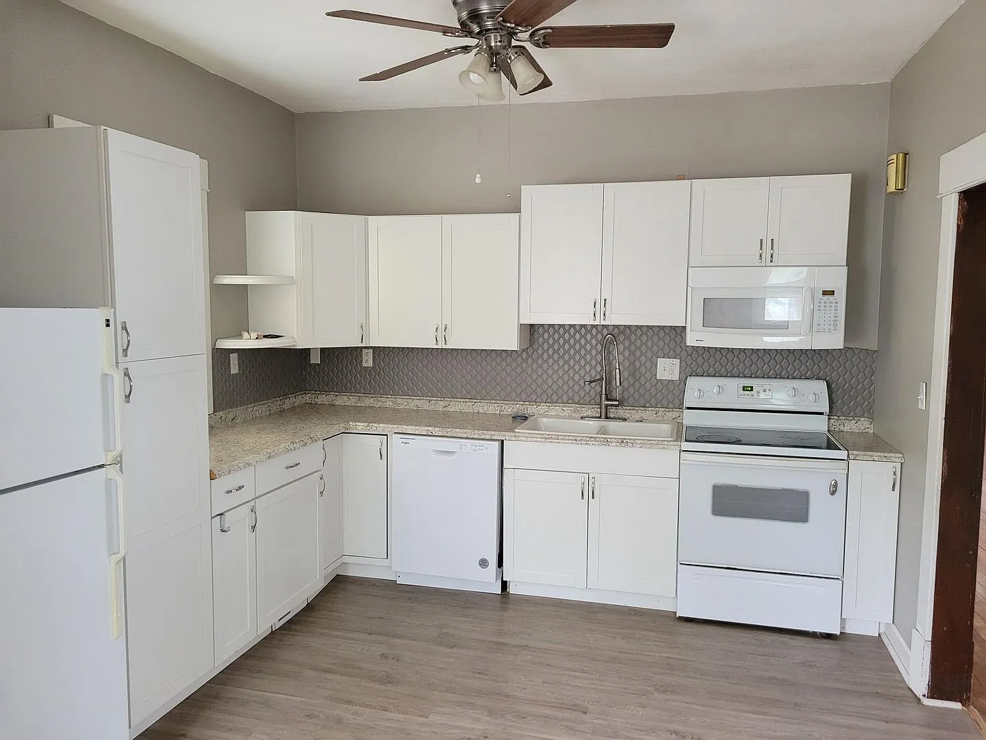 3 Bedroom Home With Garage — Photo 3