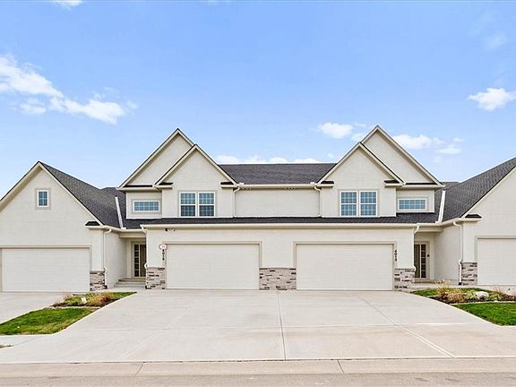 3rd image of 4015 NE Sagamore Dr #B