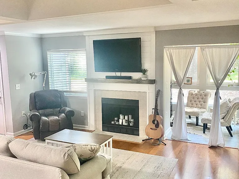 272 Alexandra Dr #13 — Photo 2