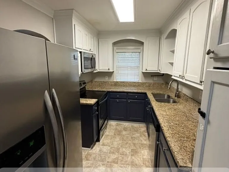 218 Woodrow St — Photo 4