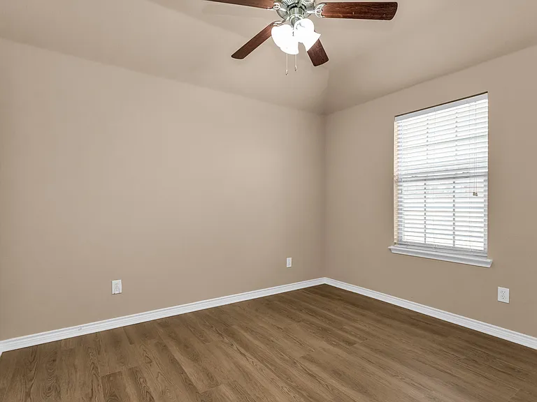 4924 Stray Creek Ln — Photo 24