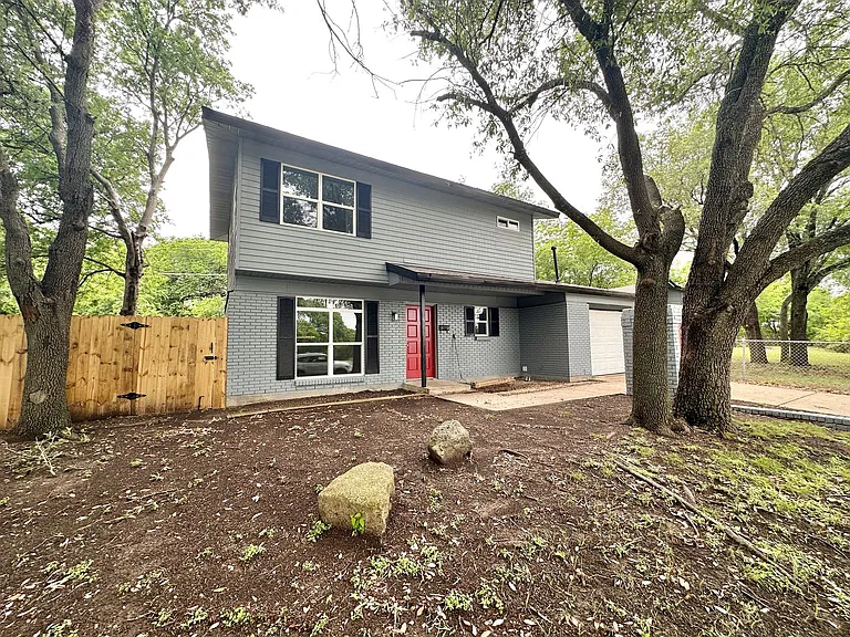 3204 Lake Rd — Photo 2