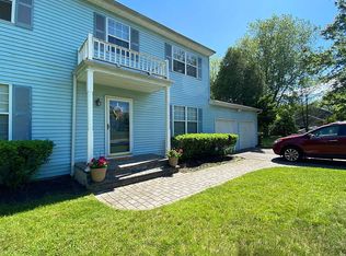 2 Concord Rd, Manorville, NY 11949