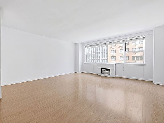 5th image of 139 E 33rd St APT 5C