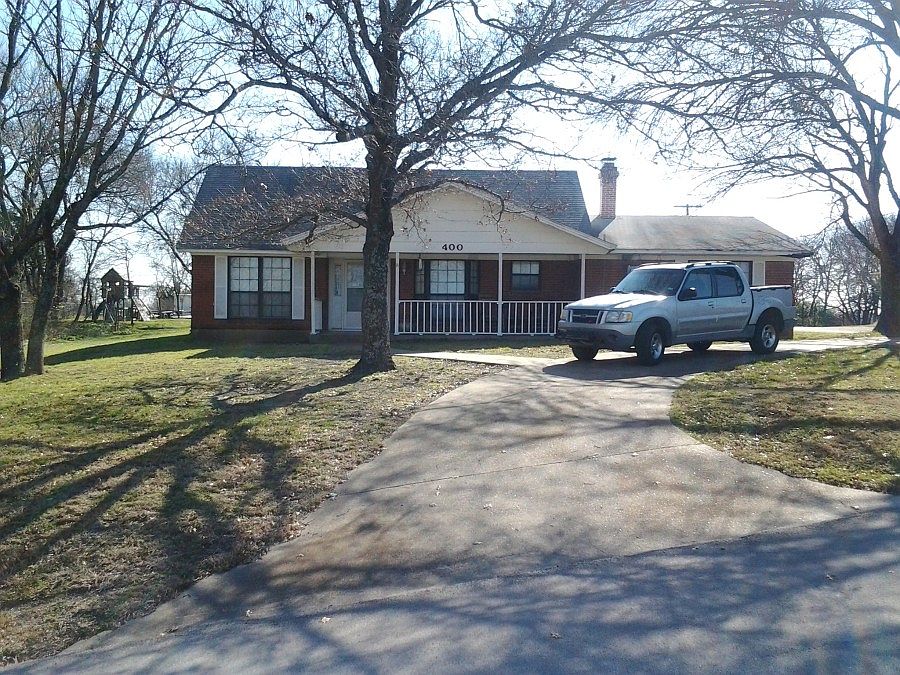 1st image of 400 Lakewood Dr