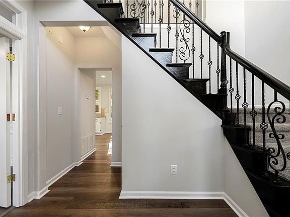3rd image of 11730 Windbrooke Way