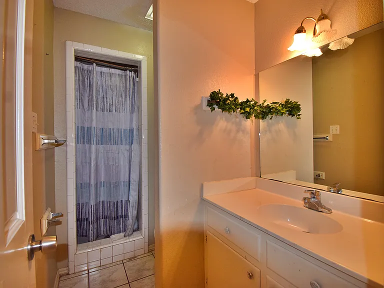 2210 W Elisa Ln — Photo 6