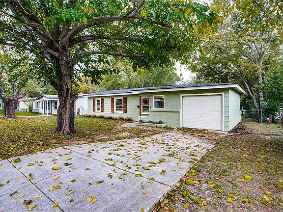 2nd image of 3633 Oakwood St