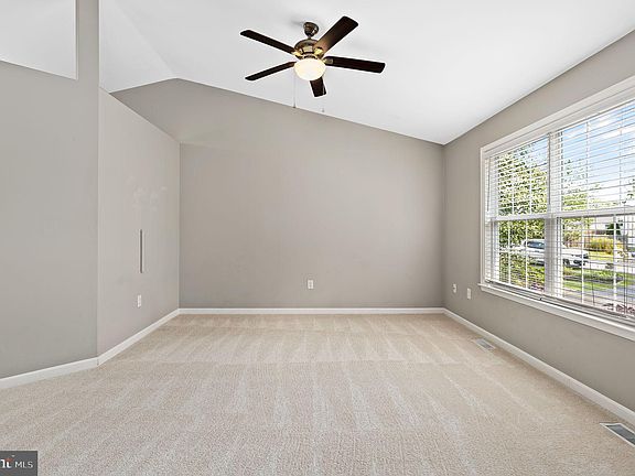 5th image of 8509 Glenmont Dr
