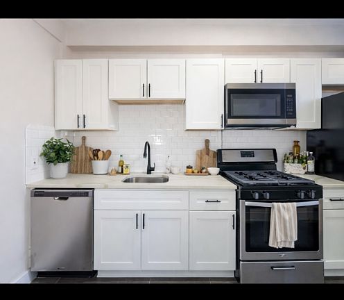 3rd image of 5616 Pershing Ave APT 63