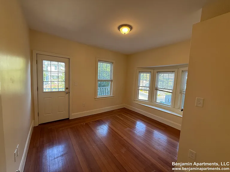 74 Brooks St #10 — Photo 16