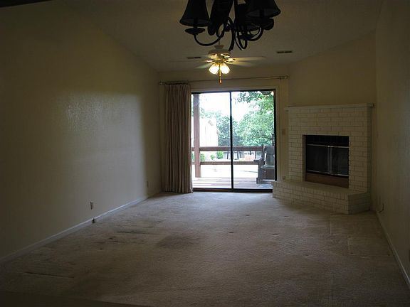 3rd image of 10 Regatta Ln