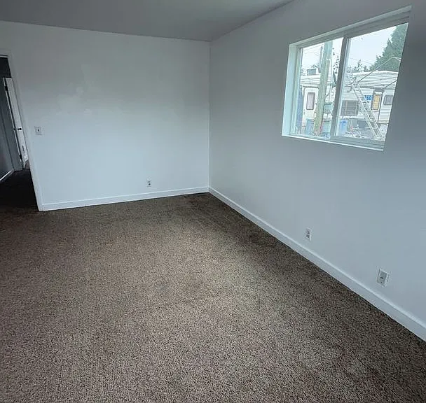 122 N West Blvd — Photo 12