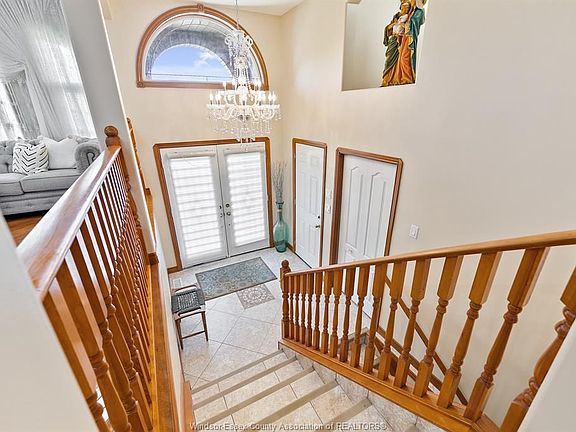 5th image of 4601 Helsinki Cres