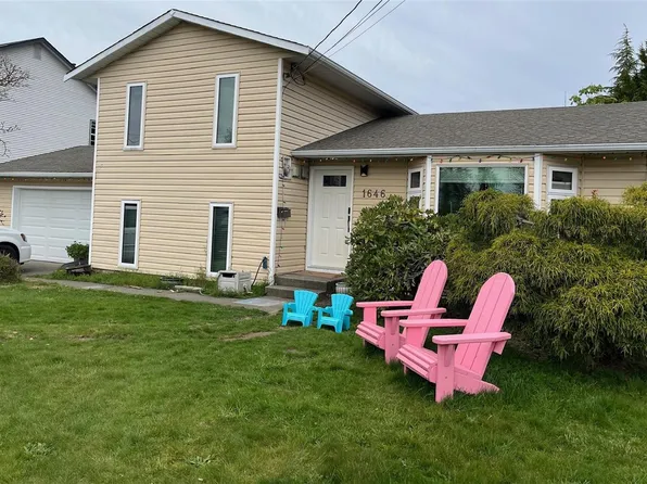 1646 Maquinna Ave, Comox, BC V9M 3L1