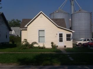 533 N Main St, Warren, IN 46792