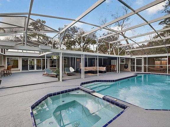 3rd image of 182 Parsons Rd