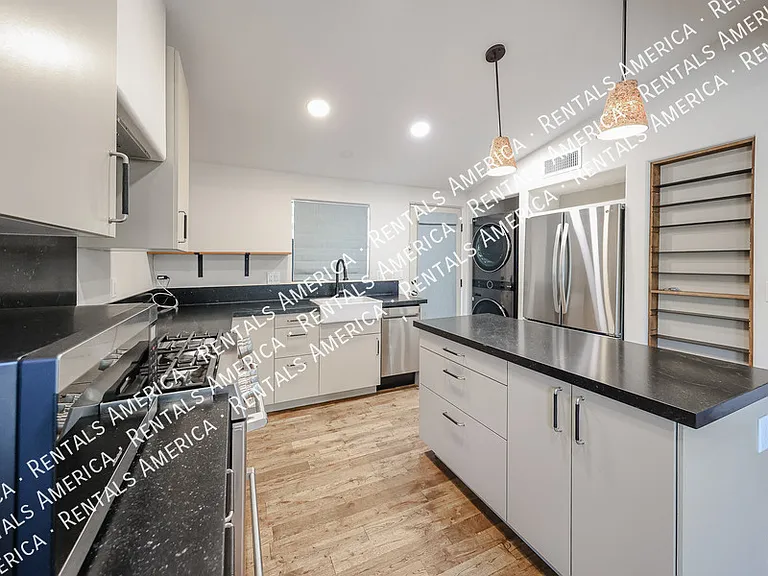 3809 N 9th St — Photo 14