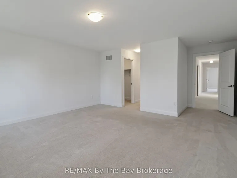52 Amber Dr — Photo 28