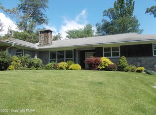 113 Walnut Ln, Cresco, PA 18326