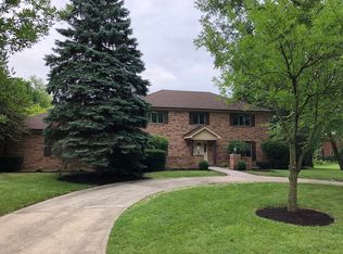 701 Brougham Ln, Oak Brook, IL 60523